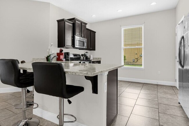 Building Photo - 4159 Oak Tree Dr