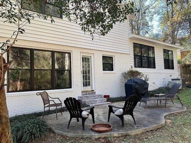 Building Photo - 2112 Westfield Dr