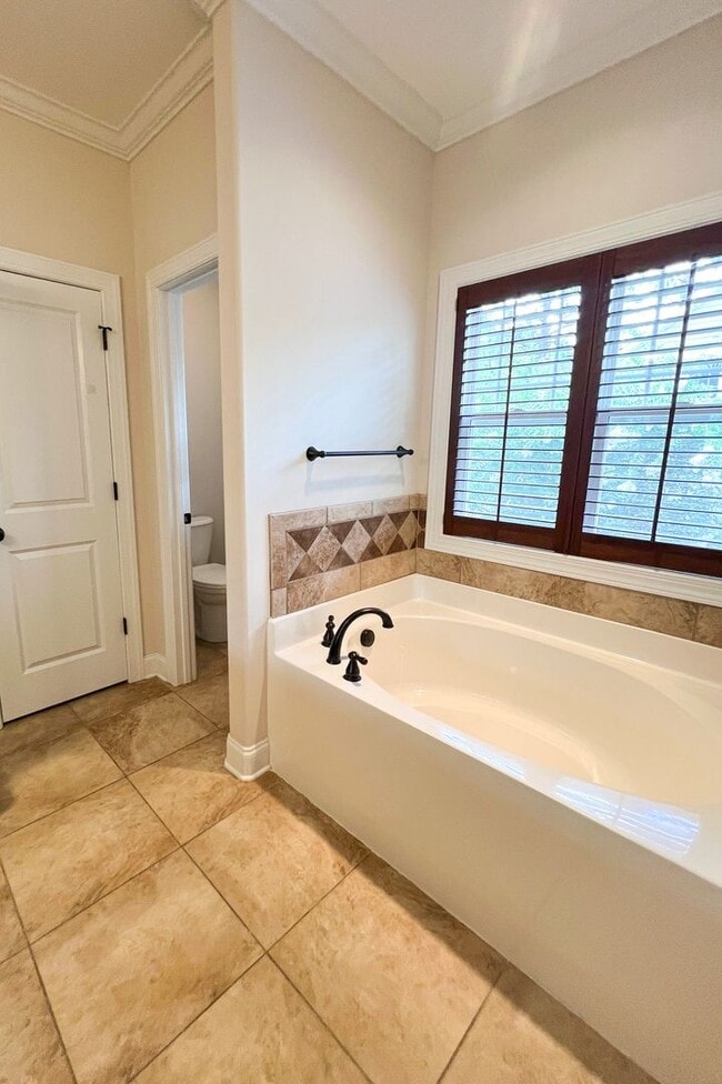 Building Photo - Gorgeous 4 Bed 2.5 Bath Home in Pinehurst