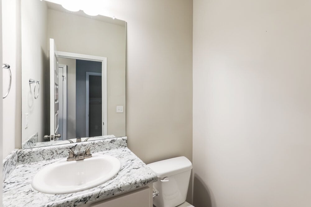 Building Photo - 4 Elm St