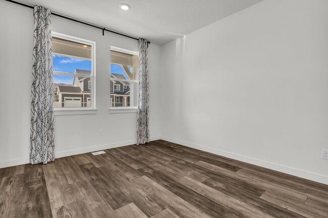 Building Photo - 2468 N Paintbrush Dr