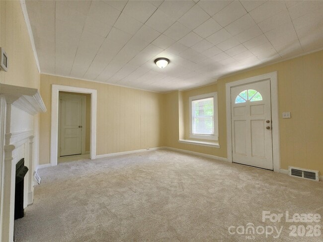 Building Photo - 193 Hoover Ave NE