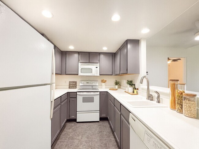 Building Photo - 3BR w/ Top-Floor Privacy near Jordan River Parkway Trail