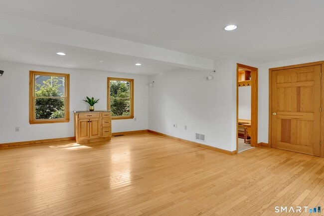 Building Photo - 228 N Granby Rd