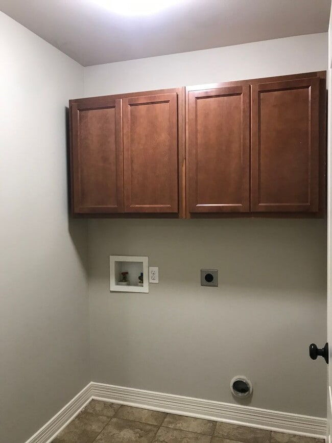 Building Photo - KINGS POINT-GATED COMMUNITY NEAR LSUS COLLEGE