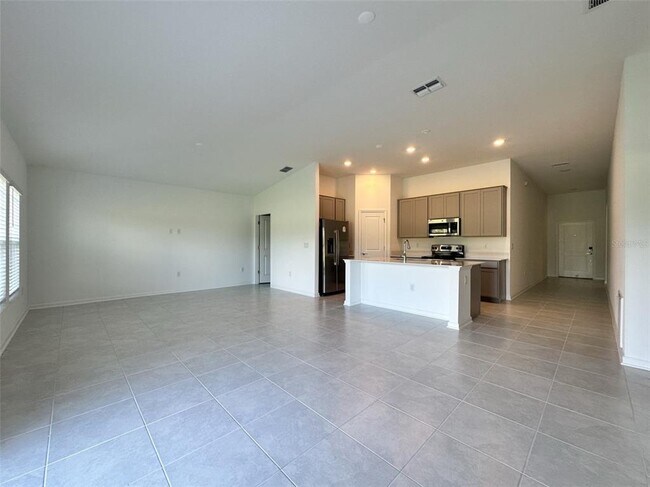 Building Photo - 335 Loch Ct