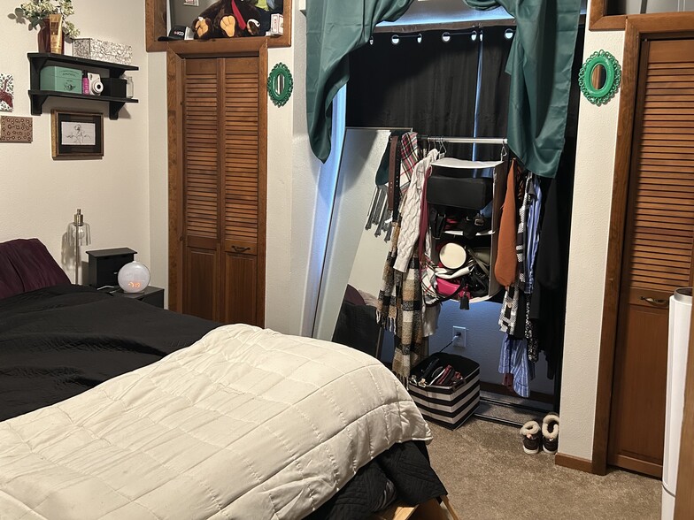 Building Photo - 485 Thomas St