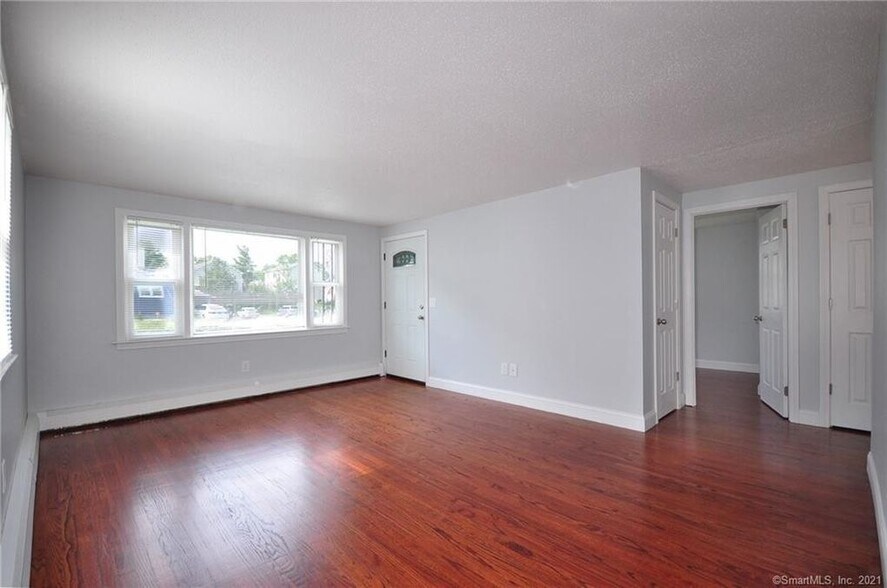 Building Photo - 135 Connecticut Ave