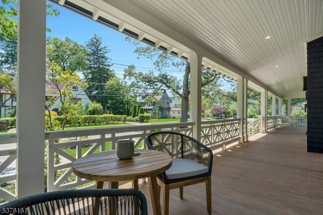 Building Photo - 84 Watchung Ave