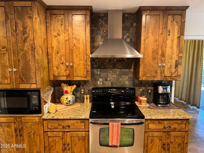 Building Photo - 1009 N Villa Nueva Dr