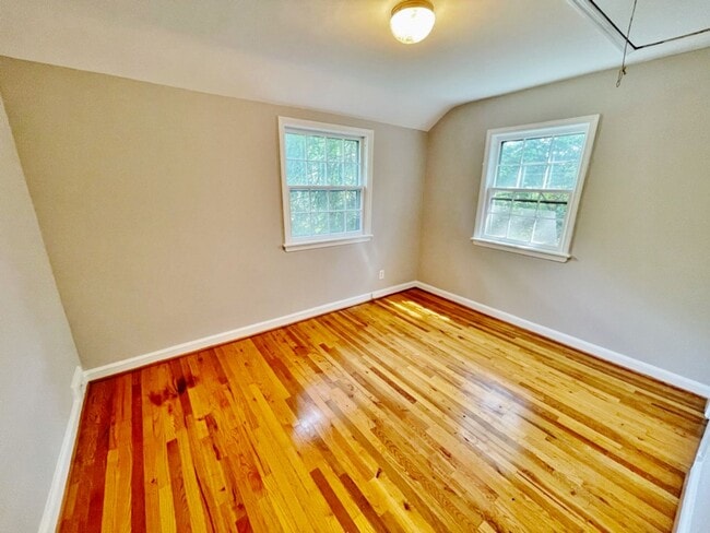 Building Photo - 3 Bedroom in Woodmoor available ASAP!!