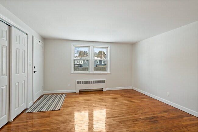 Building Photo - 13 Genetti St