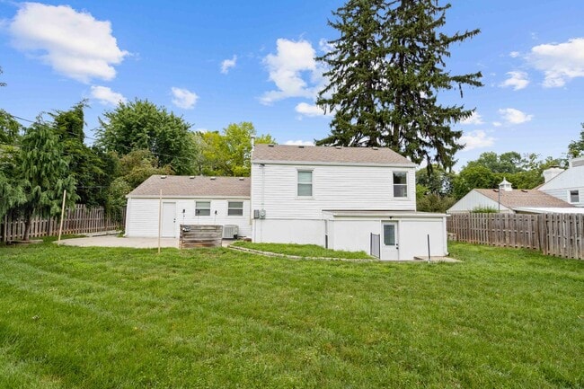 Building Photo - 6717 W 77th Terrace