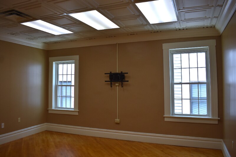 Building Photo - 270 Pleasant St
