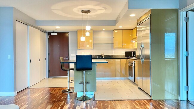 Building Photo - 2 BEDROOM CONDO UNIT IN CONVENIENT DOWNTOW...