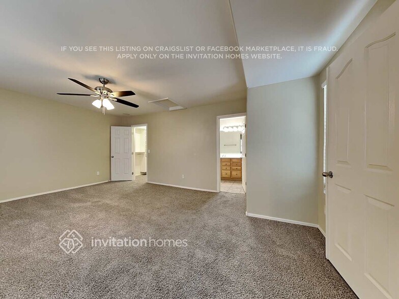 Building Photo - 11166 W McKinley St