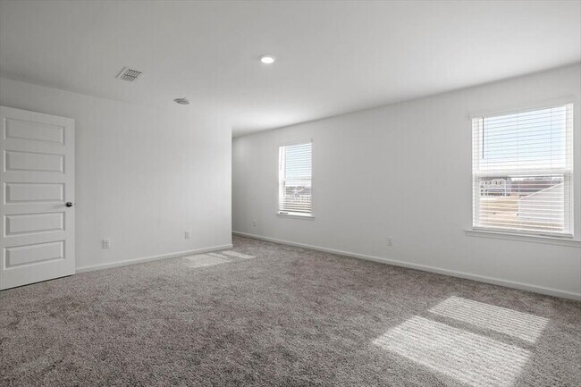 Building Photo - 645 Thomas Gage Dr