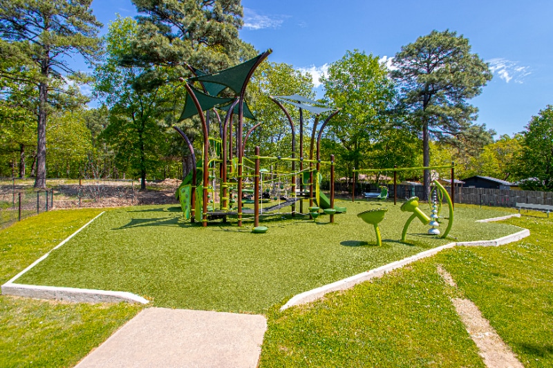 Building Photo - 3320 Henson Pl