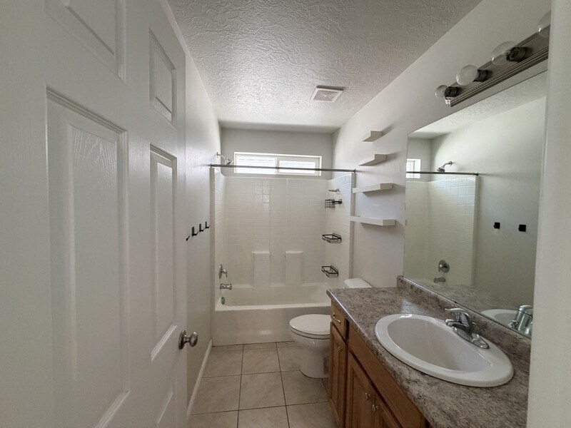 Building Photo - 15108 Honor Dr