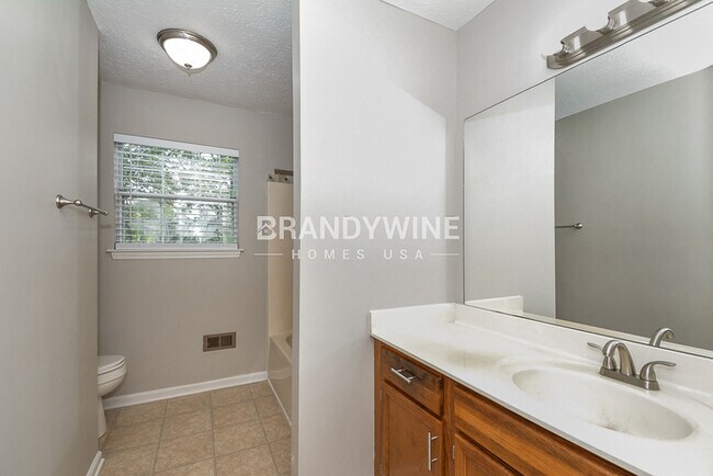 Building Photo - 241 E Morris Dr