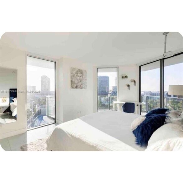 Building Photo - 501 NE 31st St