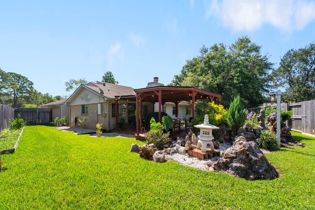 Building Photo - 14039 Utopia Dr