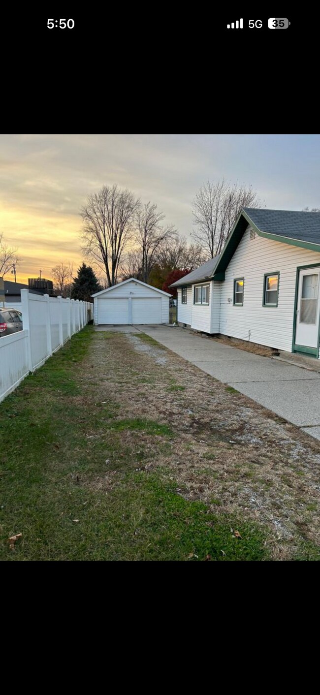 Building Photo - 5621 Rudyard Rd