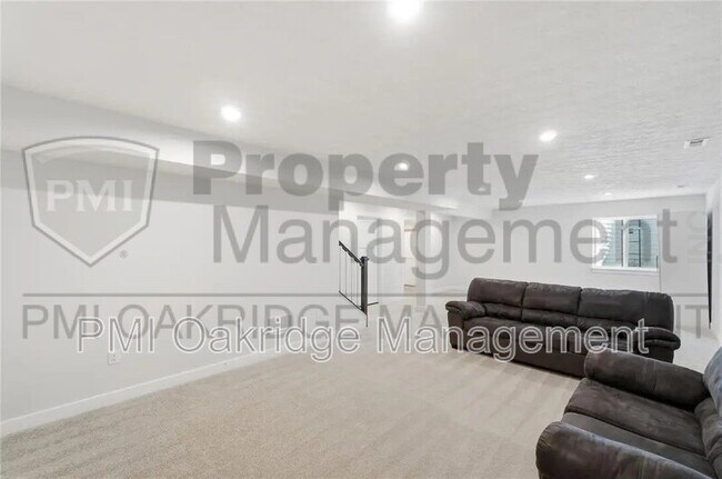 Building Photo - 414 Sydney Dr