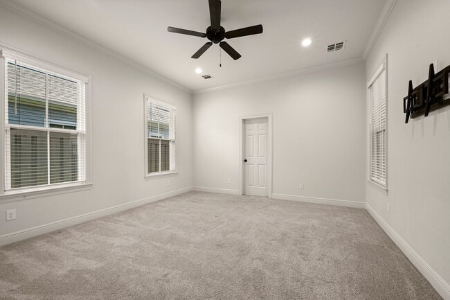 Building Photo - Home for Lease