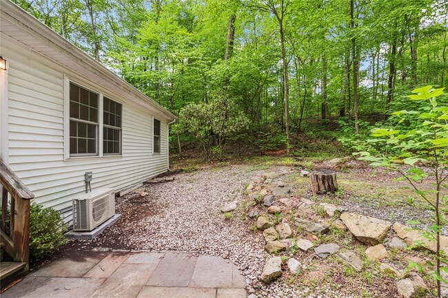 Building Photo - 333 Wixon Pond Rd