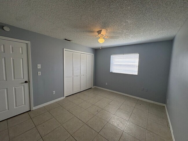 Building Photo - Cozy, Updated, and Move-in Ready 3/2/1