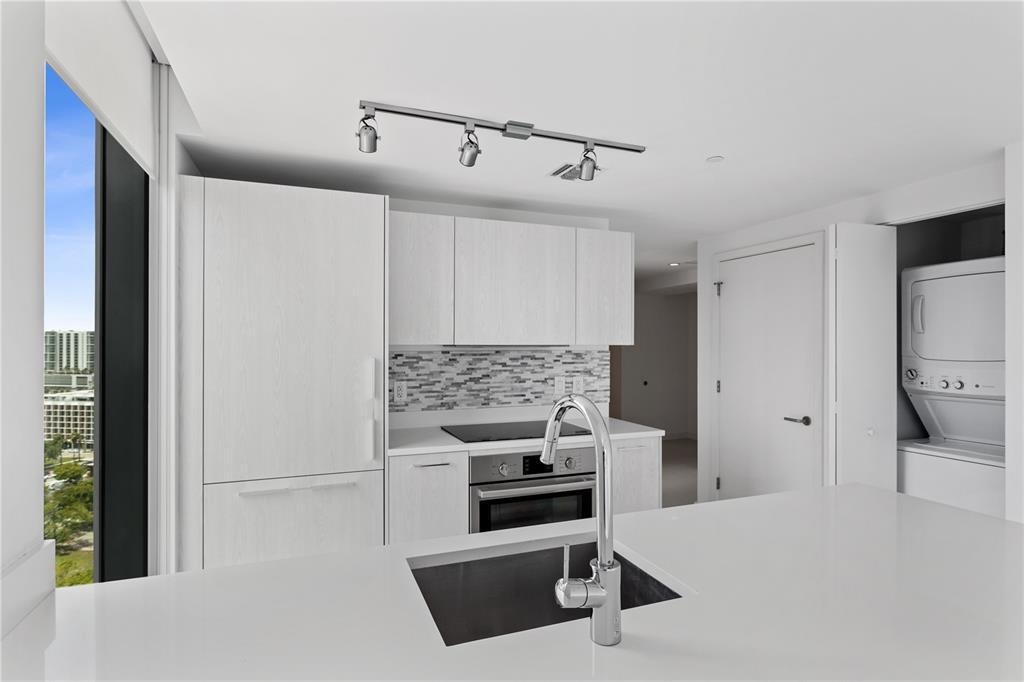 Building Photo - 501 NE 31st St