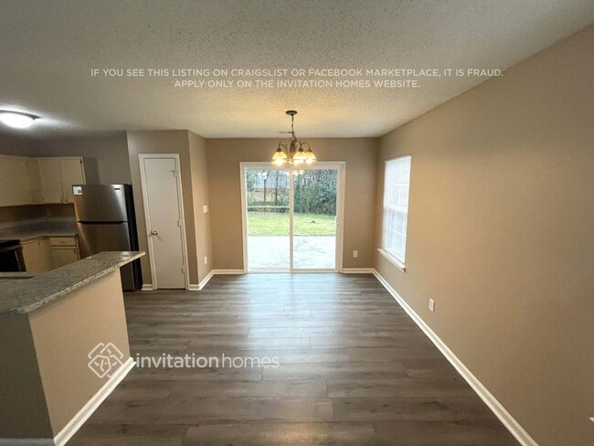 Building Photo - 3049 Parade Ln SW