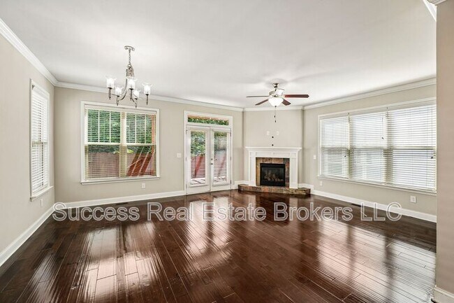 Building Photo - 1231 Ridenour Ln