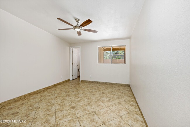 Building Photo - 3362 E Fort Lowell Rd