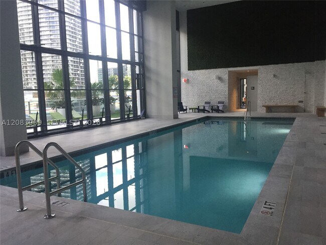 Building Photo - 1010 Brickell Ave