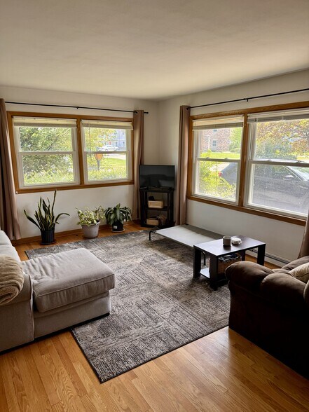 Building Photo - 5111 Wallace Ave
