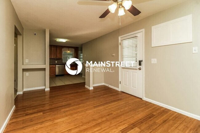Building Photo - 3 Bedroom Pet-Friendly Home in St. Cloud, FL with Main Street Renewal