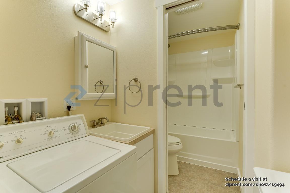 Building Photo - 5705 38th Ct SE