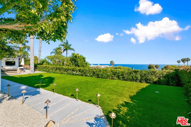 Building Photo - 26887 Sea Vista Dr