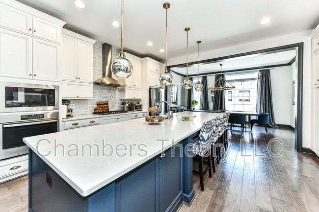 Building Photo - 42293 Ashmead Ter
