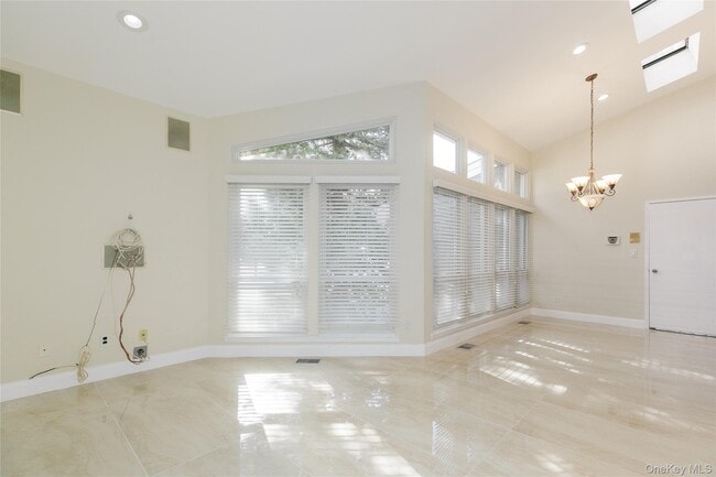 Building Photo - 1 Tiffany Cir