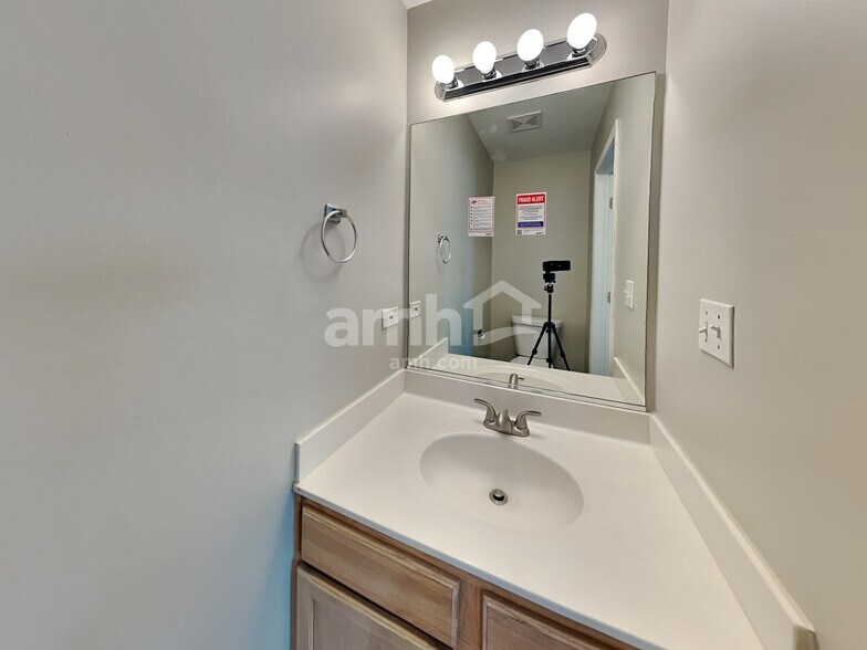 Building Photo - 97 W Amberley Drive