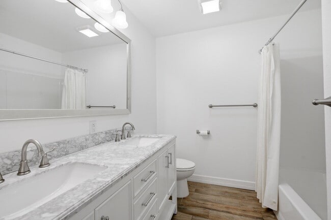 Building Photo - 3302 28th St