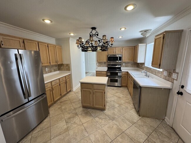 Building Photo - 5232 Goodman Dr