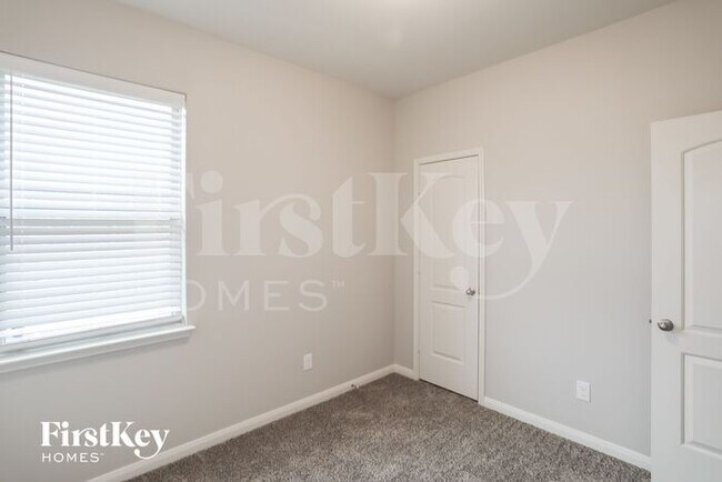 Building Photo - 5904 Garnet Hill Ln