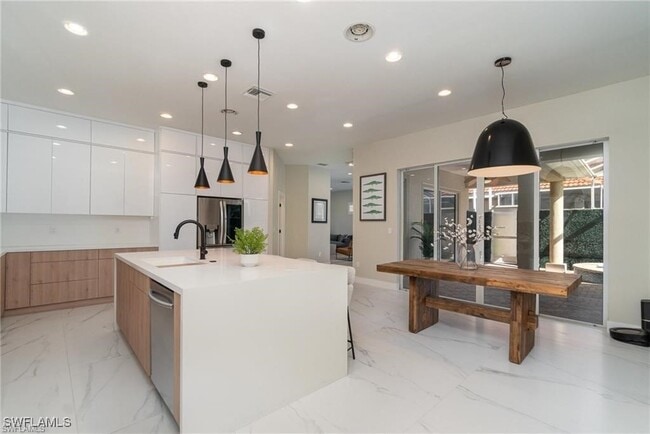 Building Photo - 13965 Avon Park Cir