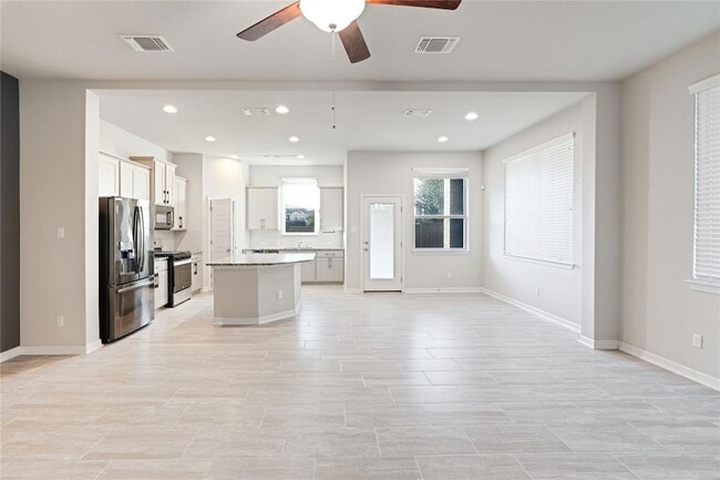 Building Photo - 2212 Dillon Pond Ln