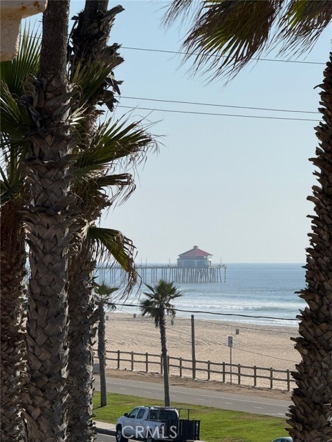 Building Photo - 1900 Pacific Coast Hwy