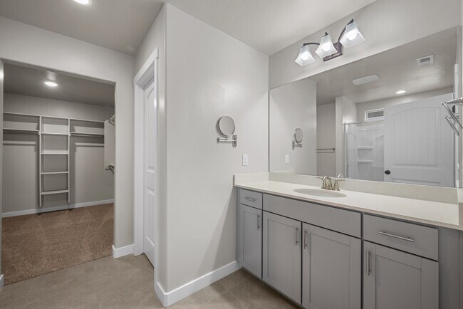 Building Photo - 554 S Church Dr